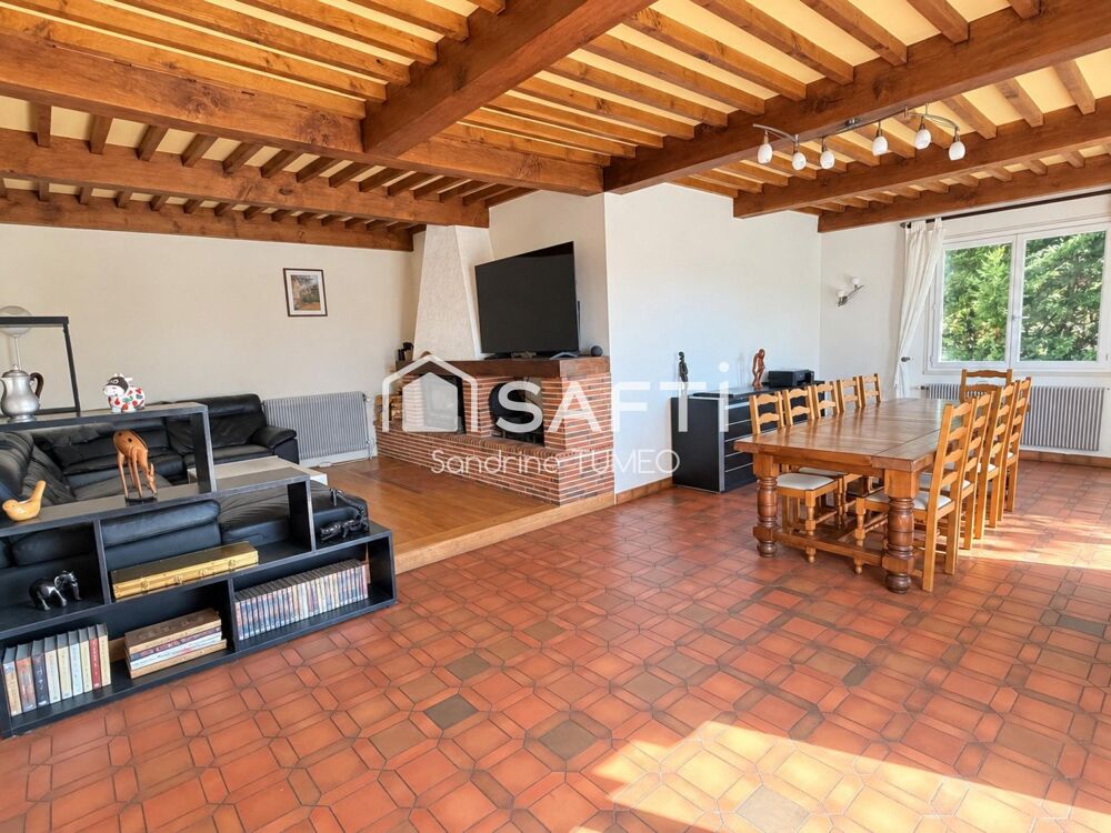 Poligny  Maison familiale de 285 m² avec 6 chambres, terrasse et appartement indépendant