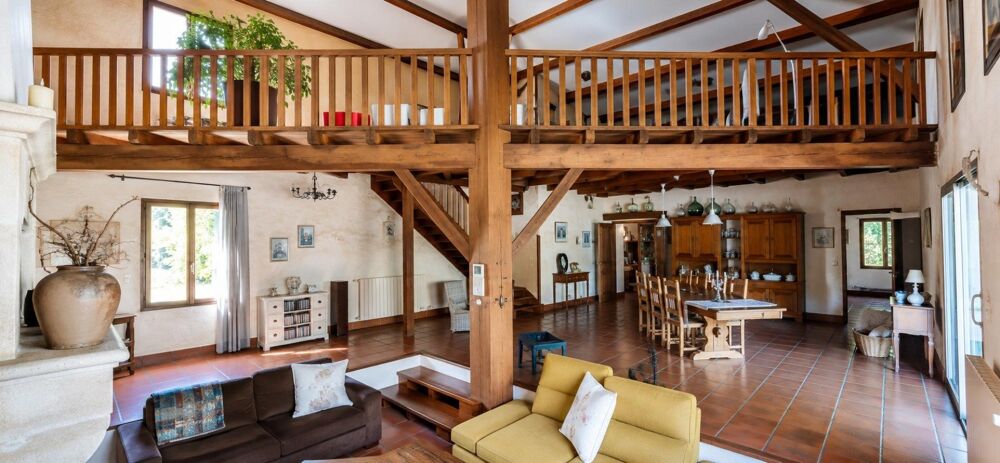 Propriété de caractère de 363 m² à Augé