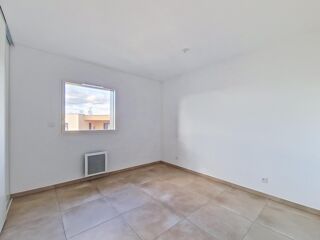 Vente Appartement À Sérignan, un T3 neuf avec terrasse dans une résidence conviviale proche de Béziers et de la mer. Serignan