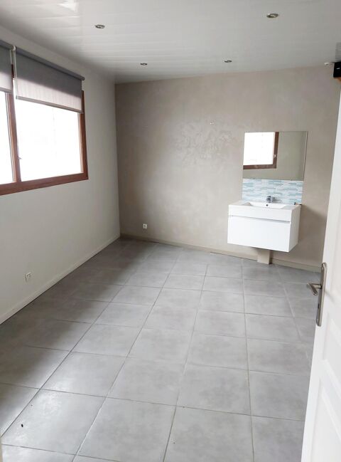 Local commercial proche de toutes commodites 180000 62170 Montreuil