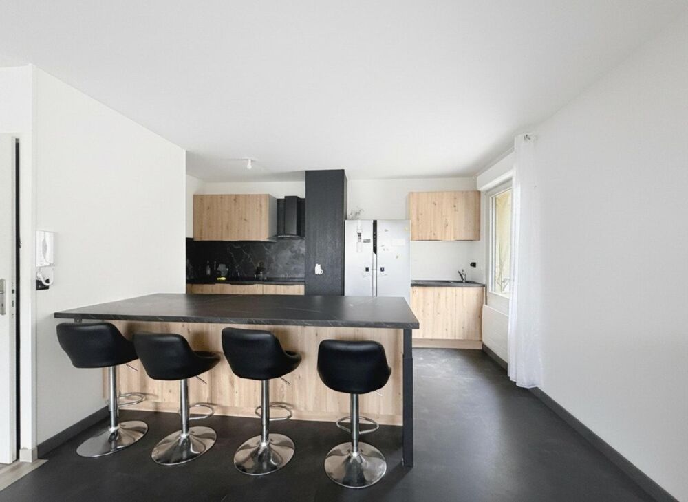 Vente Appartement Grand T2 rénové dans résidence calme avec parking Bruges