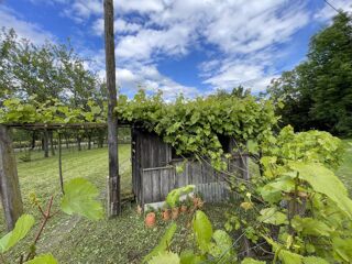 Vente Maison Joli potentiel pour cette ancienne propriété avec dépendances Crechy