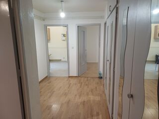  Appartement à louer 4 pièces 81 m²