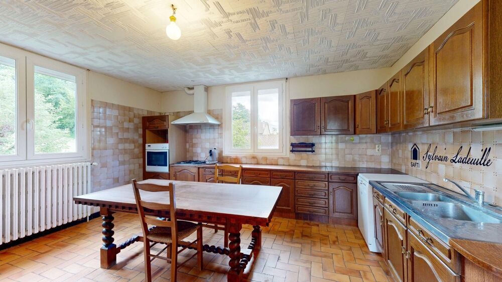 Maison 8 pièces au Bugue : fort potentiel à saisir