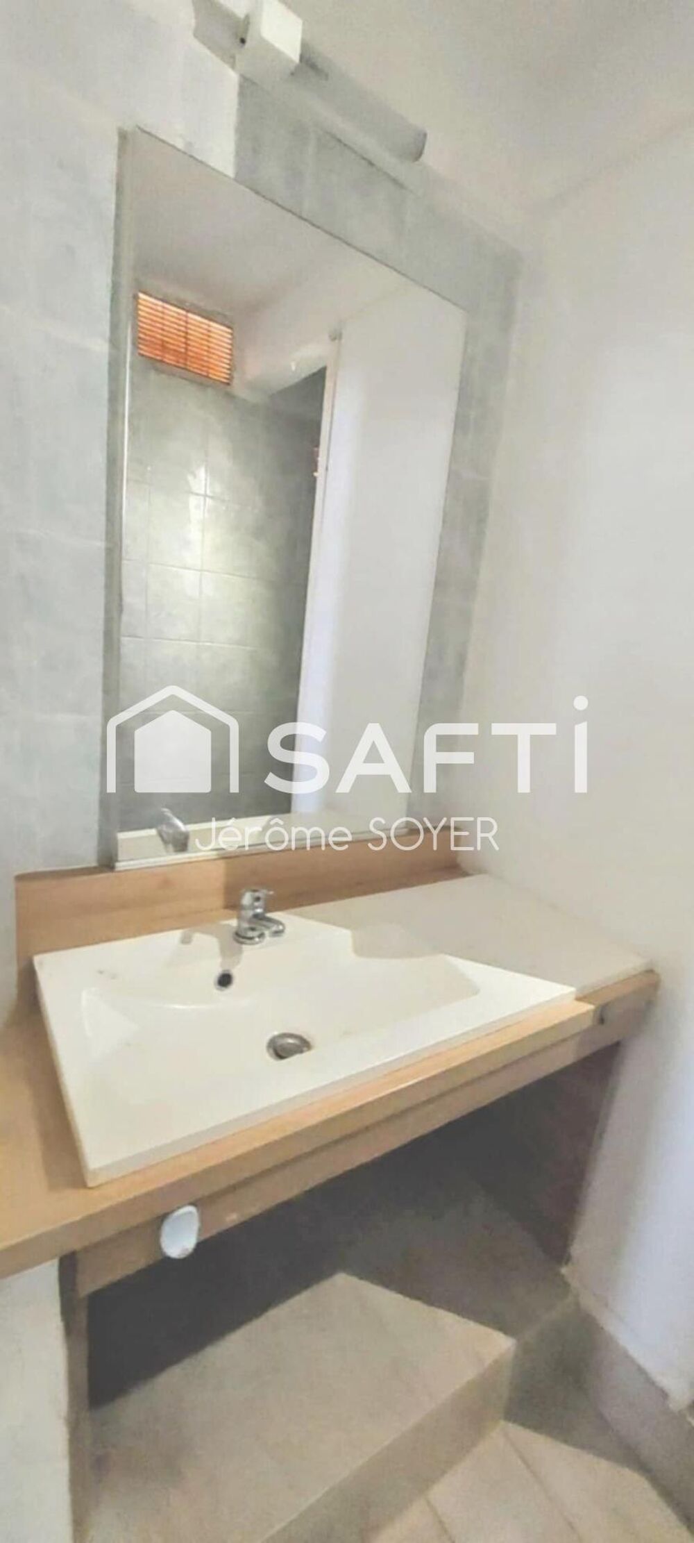 Vente Appartement Appartement 35m2 + 15m2 de cave voutée Senas