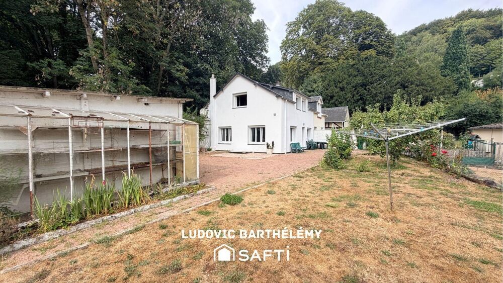 Maison à rafraichir avec jardin et 2 grands garages  Bolbec