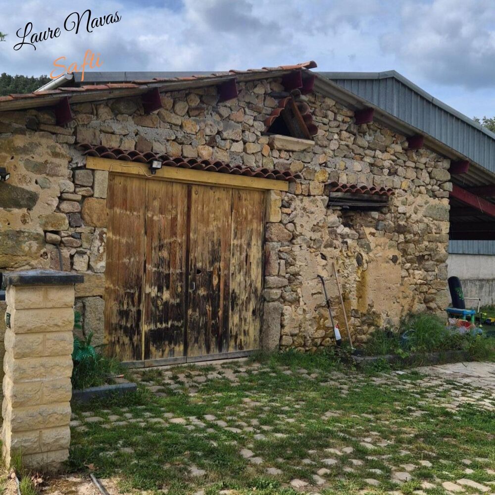 Vente Maison Très belle maison en ossature bois, rénovée, cadre verdoyant et calme. Proche de toutes commodités. Bas-en-basset