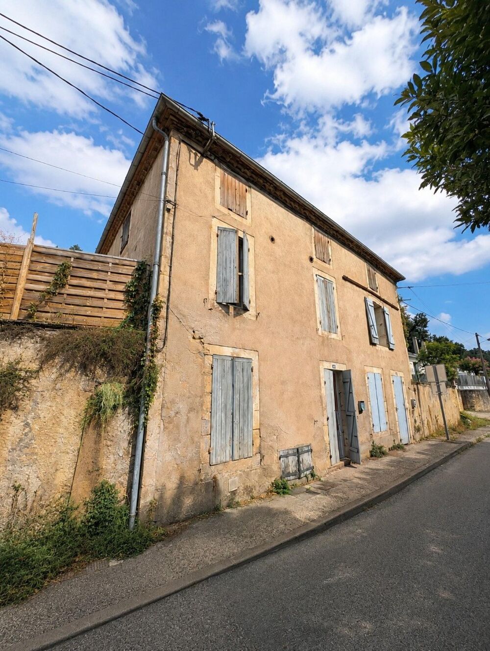 Vente Maison Maison 6 pièces – 158 m² – Terrain 1 780 m² – Seconde maison de 80 m² à rénover Fumel