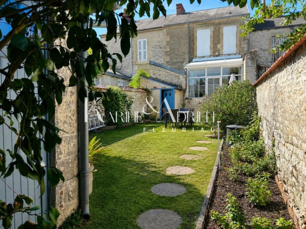 Vente Maison MAISON DE VILLE 3 CHAMBRES JARDIN CLOS ET DÉPENDANCES Fontenay-le-comte