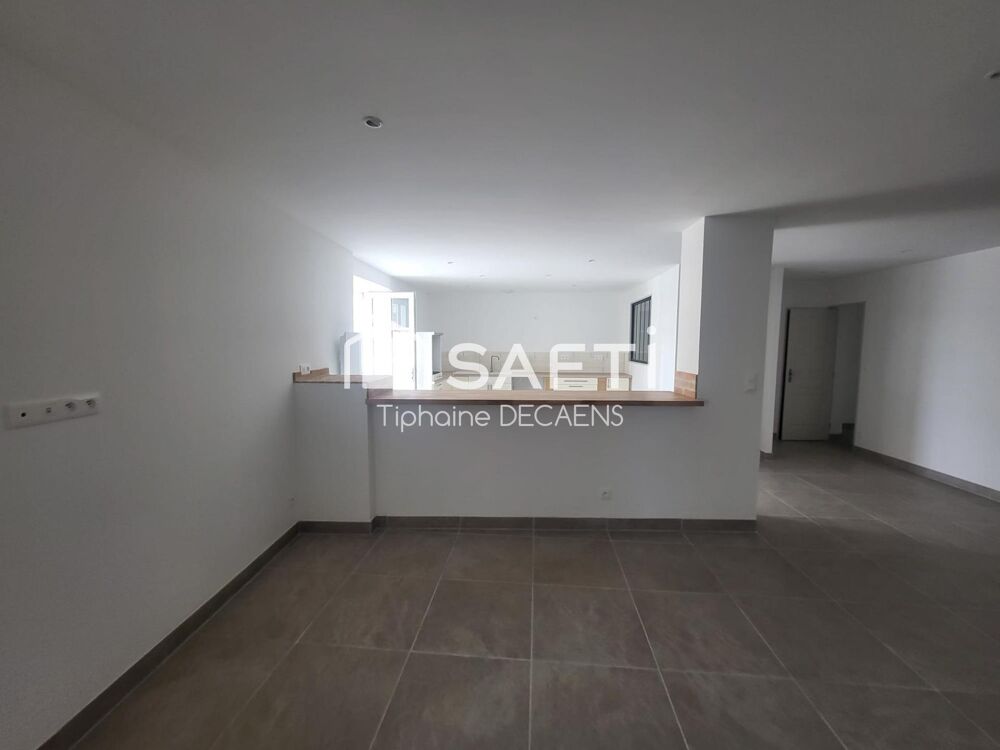 maison familial refaite a neuf, avec 2 espaces dependance et 1 cave