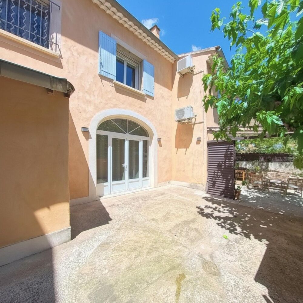 Vente Maison Saint-Saturnin · Maison de village rénovée 130 m² Saint-saturnin-les-avignon