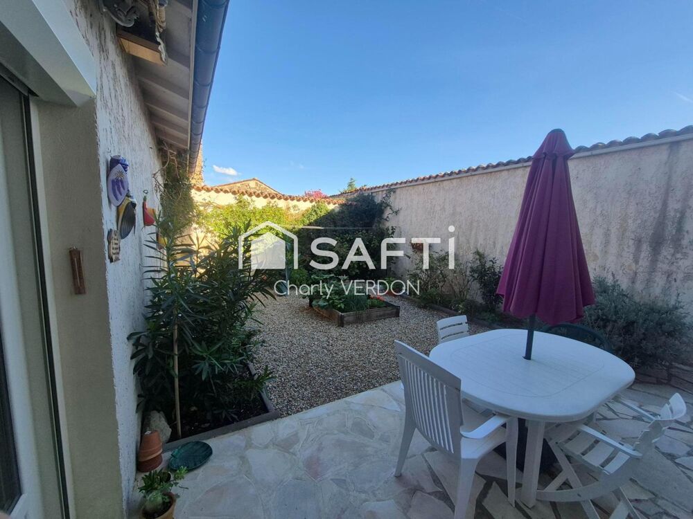 Vente Maison Maison avec étage en plein bourg de Loulay Loulay