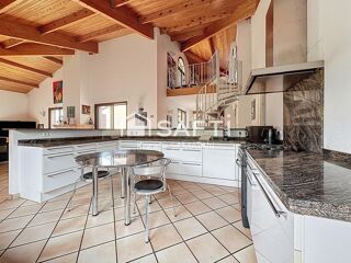  Maison  vendre 6 pices 216 m