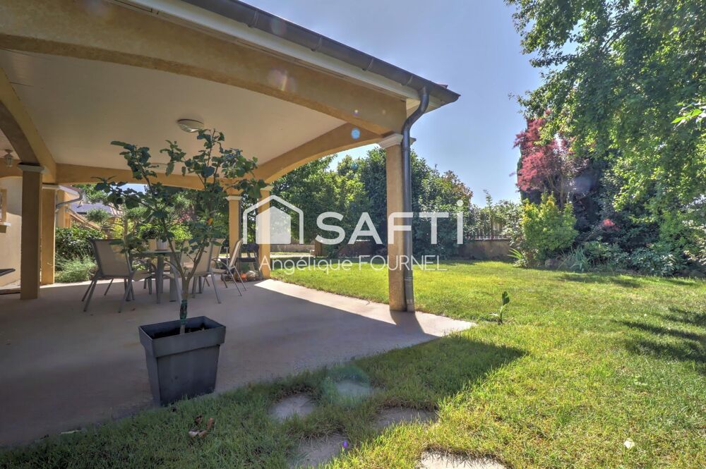 Villa individuelle de PLAIN-PIED - 130 m² habitable - 3 chambres - Terrain de 800 m²