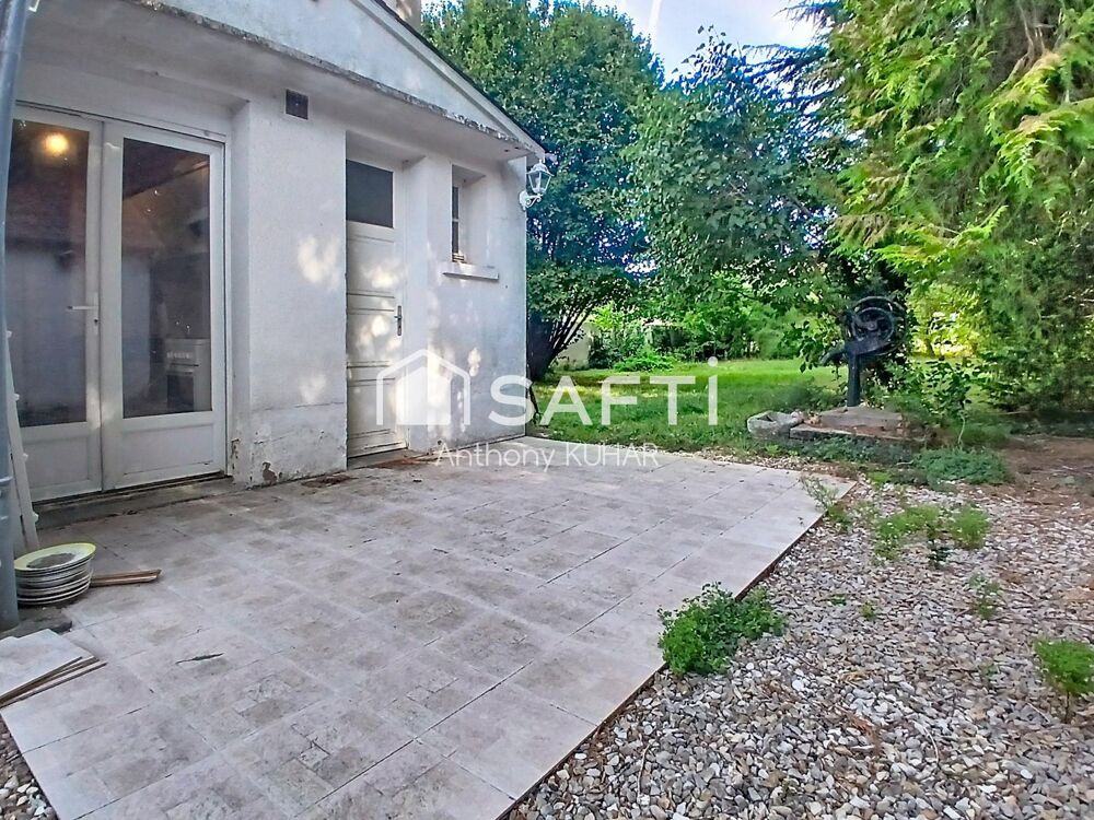 Charmante maison avec terrain arboré, garage et dépendance