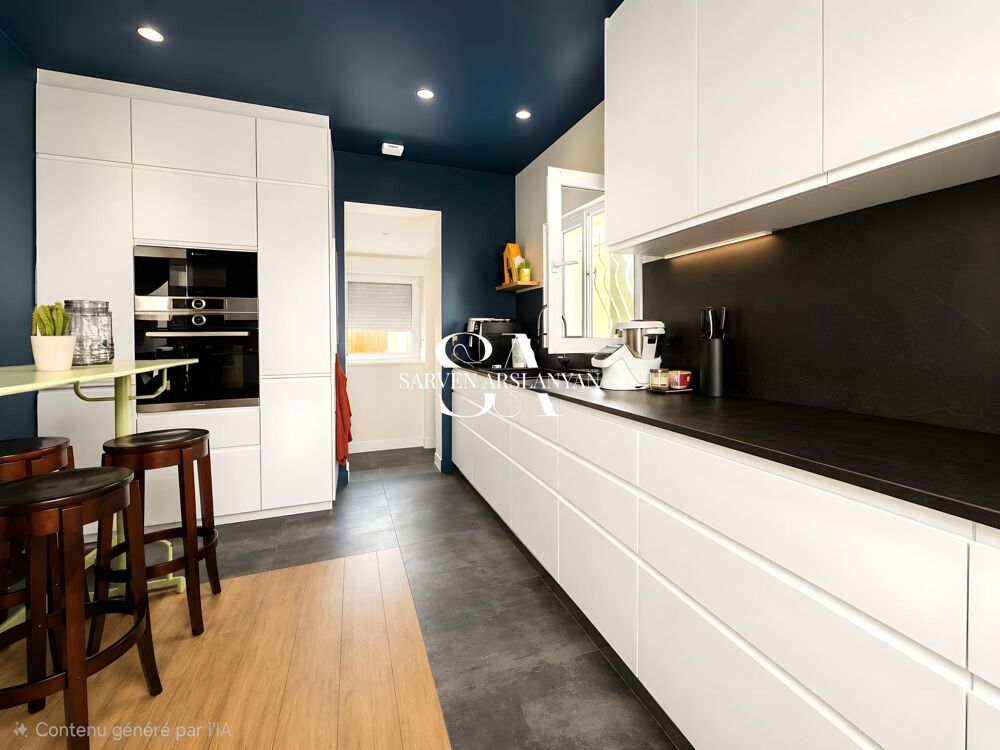 Maison familiale rénovée 180 m², terrain 350 m², métro à 500 m, écoles et commerces à pied
