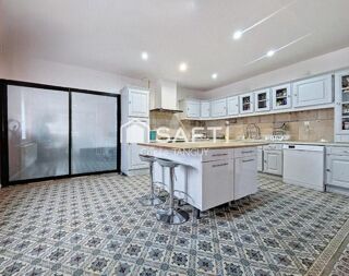  Maison � vendre 9 pi�ces 220 m�