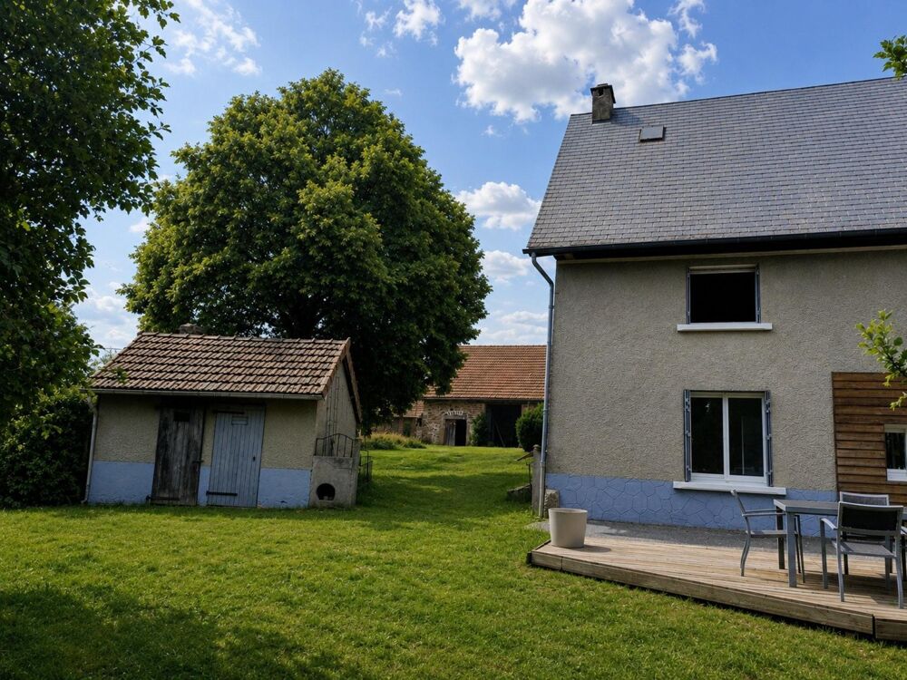 Maison avec grange, dépendances et grand terrain
