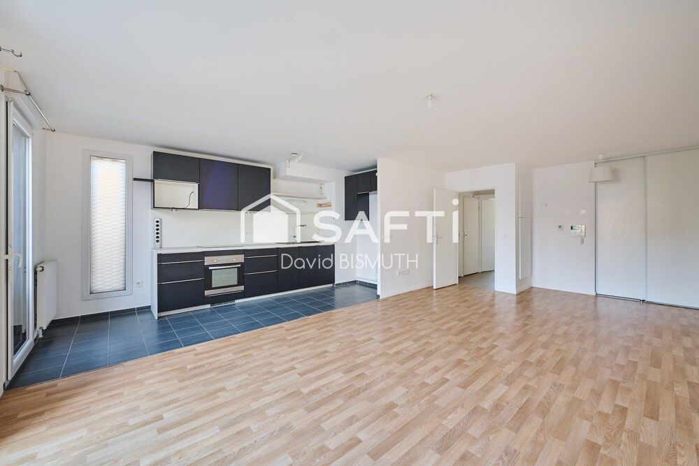 Appartement 4 pièces 3 chambres de 80 m2 avec Balcon et Place de parking au sous sol DPE "C