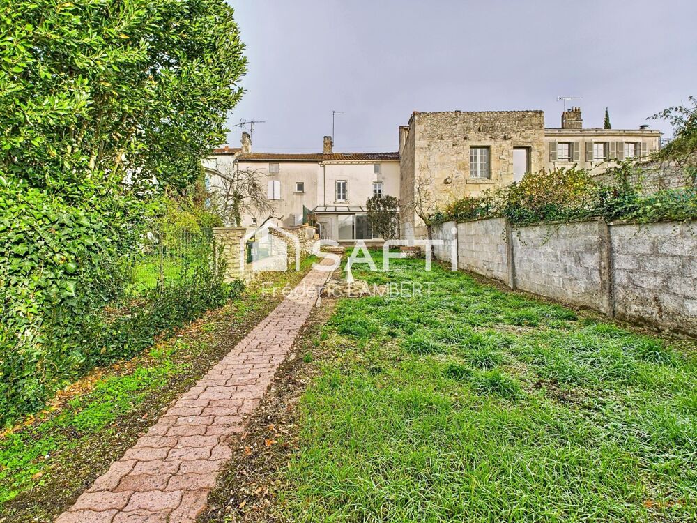 Maison de ville rénovée avec jardin & dépendance