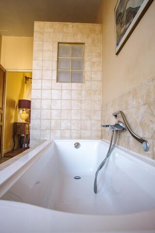  Maison  vendre 8 pices 234 m
