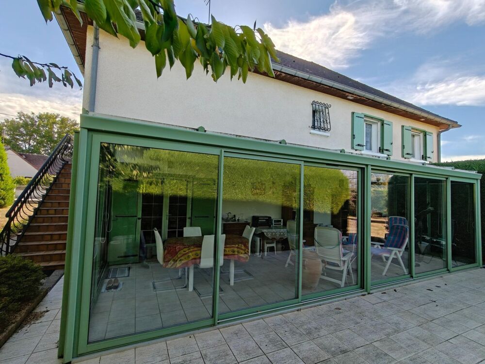Vente Maison Maison bien équipée de 200 m2 sur deux niveaux avec terrain de 1872 m2 Villefranche-d'allier