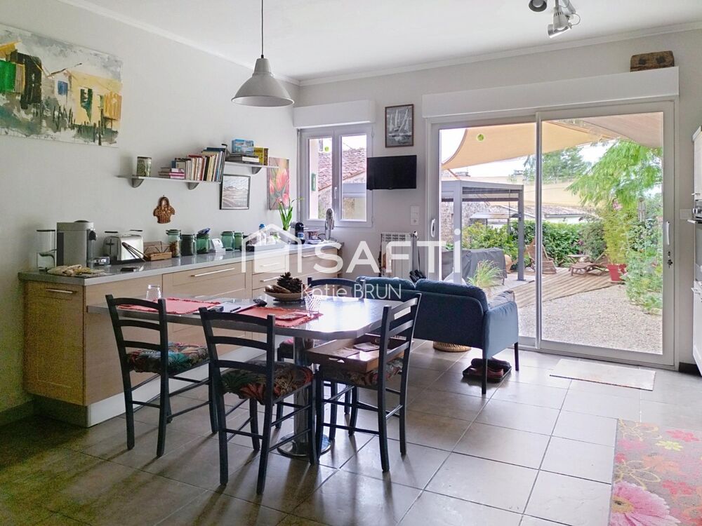 MAISON CHARENTAISE - 5 PIECES - 165m2