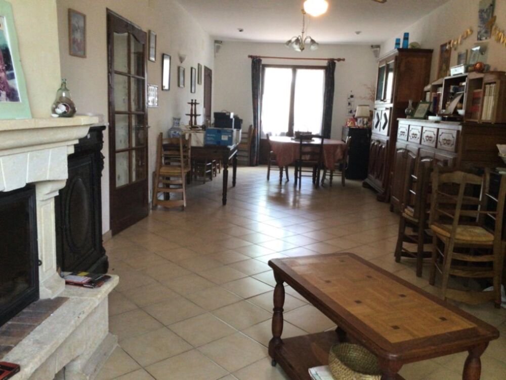Maison 181 m2 située dans une impasse proche commodités.