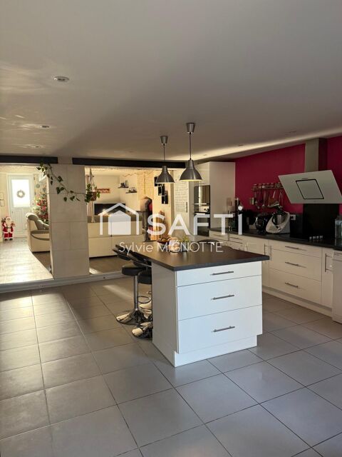   Belle charentaise enti�rement r�nov�e Maison - 9 pi�ce(s) - 230 m�