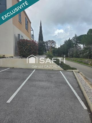  Parking / Garage  vendre 12 m
