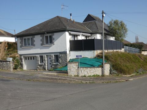   Maison r�nov�e de 118 m� situ�e pr�s des axes routiers principaux et 15 km de Laval Maison - 5 pi�ce(s) - 118 m�