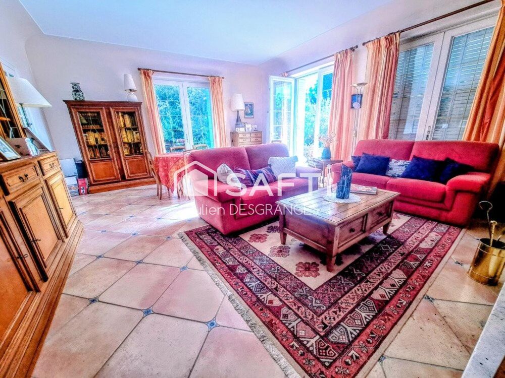 Vente Maison Ensemble immobilier sur plus de 3 hectares avec terrain constructible et dépendances Civray-de-touraine