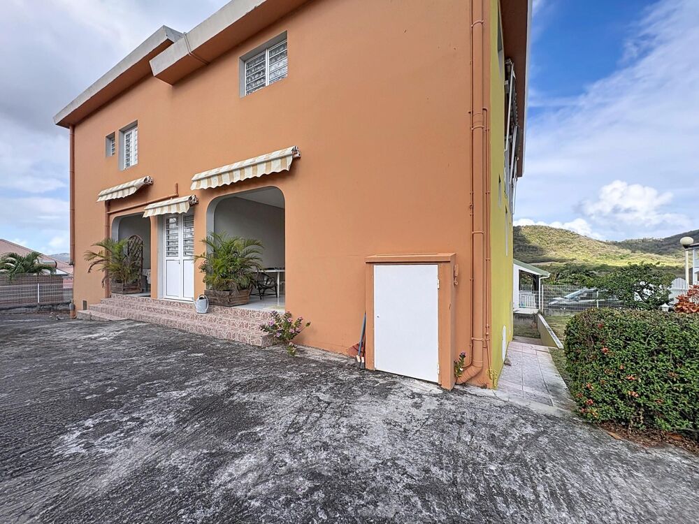 Vente Immeuble SAINTE-ANNE : Immeuble de rapport id�alement situ� avec Fort potentiel locatif Sainte-anne