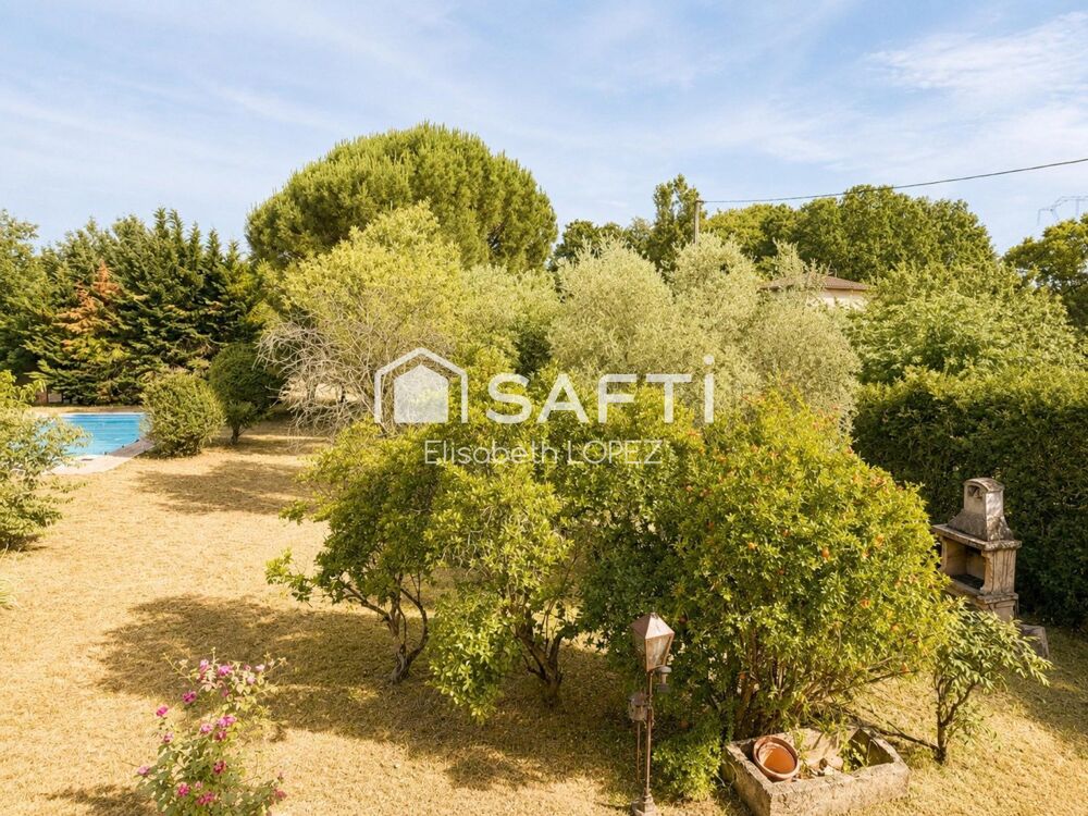Maison familiale de 130 m² avec piscine et fort potentiel de rénovation sur 1 943 m² de terrain