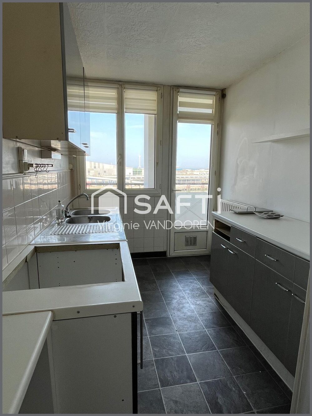 Appartement lumineux avec balcon et vue mer