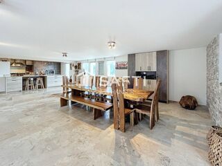  Maison à vendre 15 + pièces 717 m²