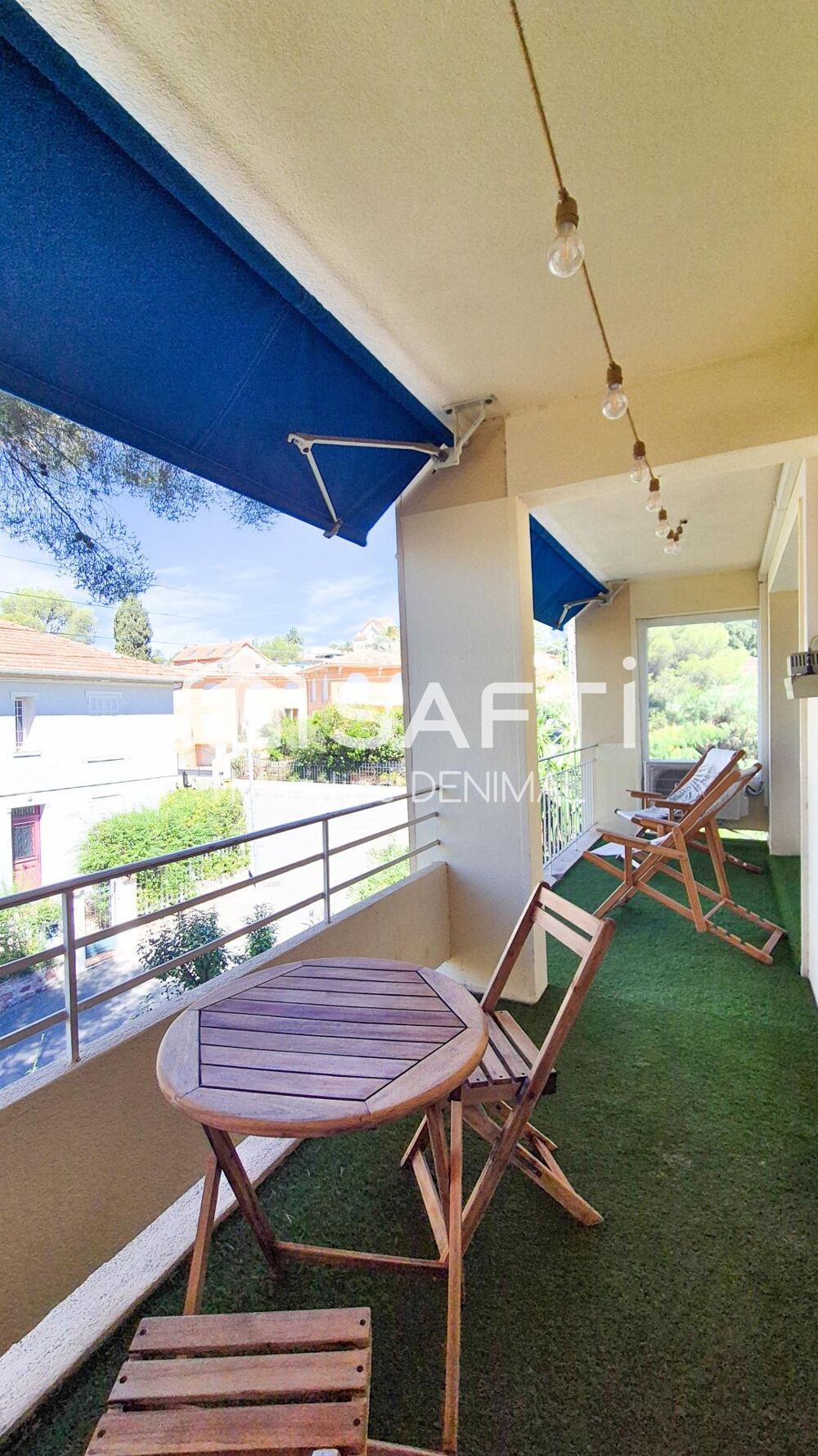 Vente Appartement 4 pièces au dernier étage, terrasse et vue dégagée en plein centre ville ! Saint-raphael