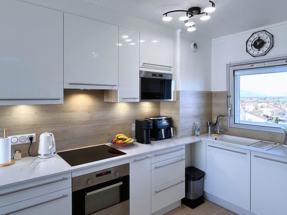 Appartement au village, 3 chambres, climatisé, vue mer