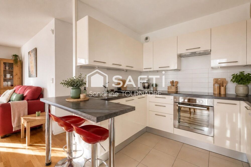 Vente Appartement BORDEAUX-CHARTRONS Appt 2 ch, terrasse, parking Bordeaux