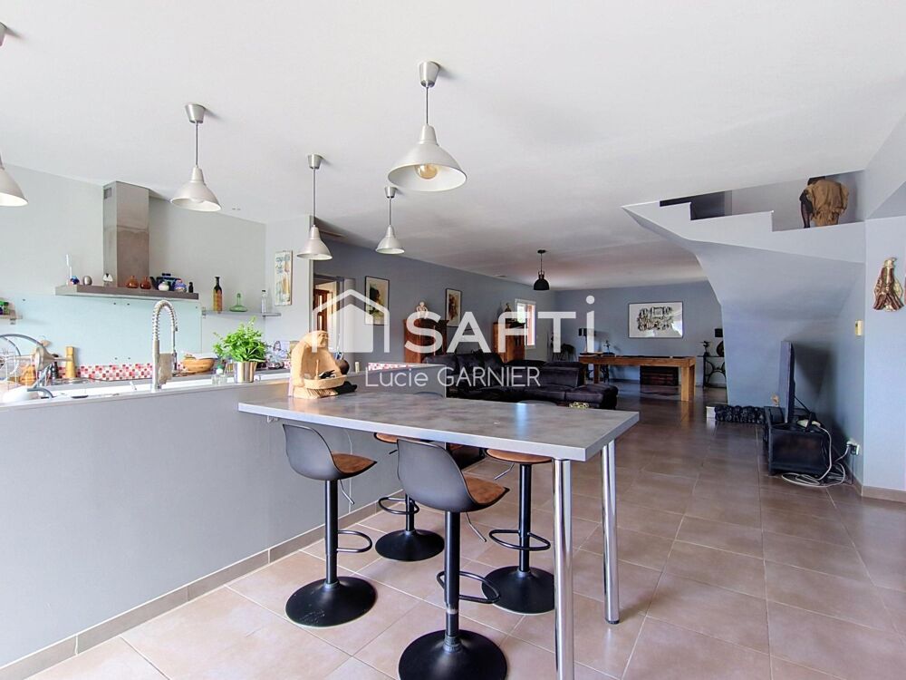 Vente Maison villa 188 m², séjour 71 m², 6 pièces, piscine chauffée sur terrain arboré de 510 m² Montady