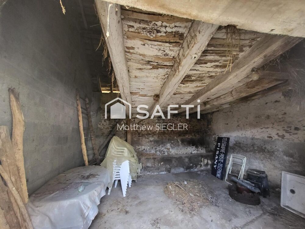 Vente Immeuble À Cinq-Mars-la-Pile, découvrez ce hangar de 70 m² sur un terrain de 766 m², offrant un beau potentiel pour un projet d'aménageme Cinq-mars-la-pile