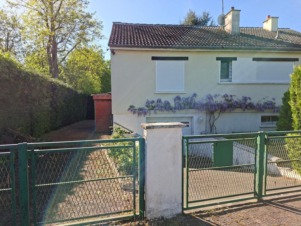 Maison familiale, quartier calme, proche Orléans