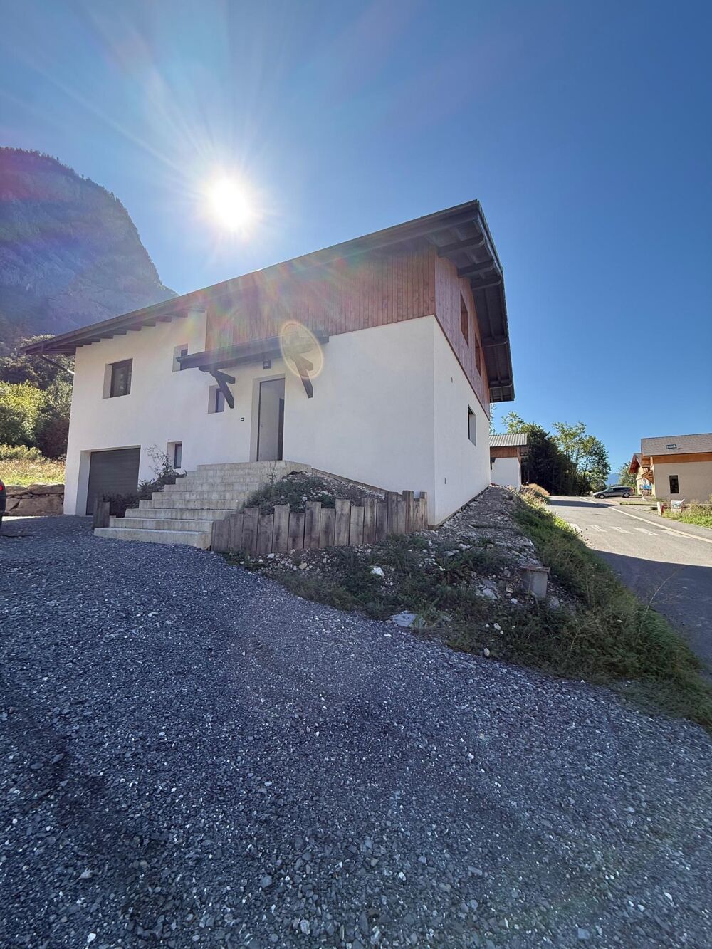Vue sur les montagnes, environnement paisible, maison familiale