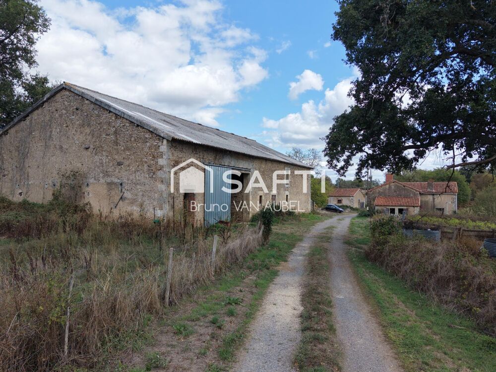 Vente Maison Ferme avec 4 hectares de terrain Mouterre-sur-blourde