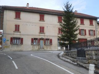  Immeuble � vendre 660 m�