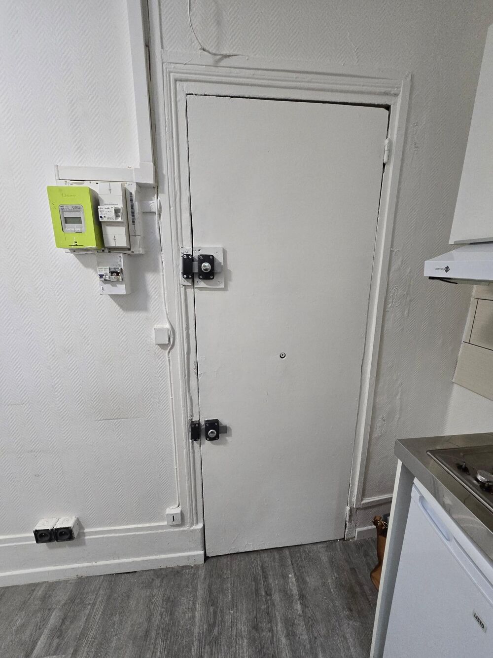 Vente Appartement Studio 9m2 - Kitchenette - salle de douche - wc Paris 12