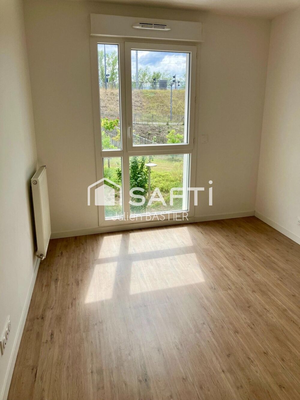 Vente Appartement Bruges – Tram E Ausone – T2 de 47m2 lumineux, balcon de 10m2, place de stationnement Bruges