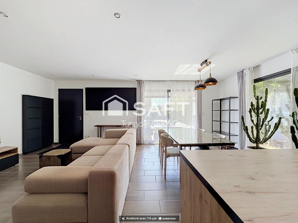 Vente Maison Maison de plain-pied avec piscine, 3 ch et garage Four