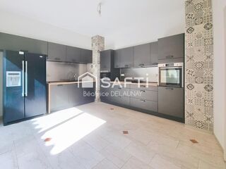  Maison � vendre 8 pi�ces 219 m�