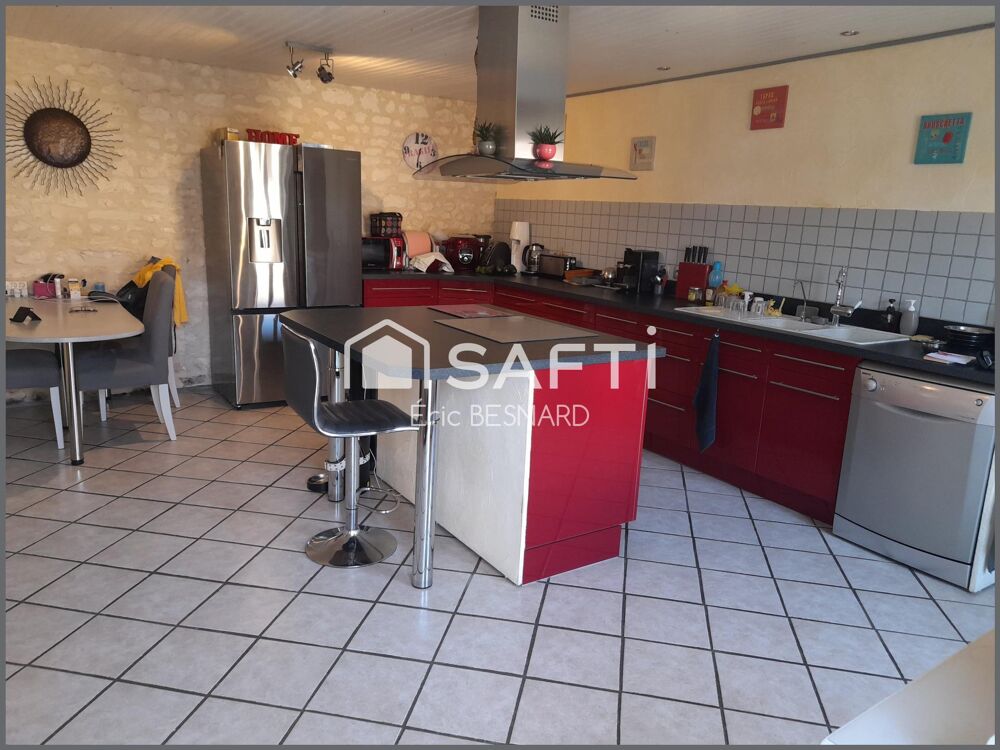 Corps de ferme de 7 pièces 180m2 environ 86200 LA ROCHE RIGAULT